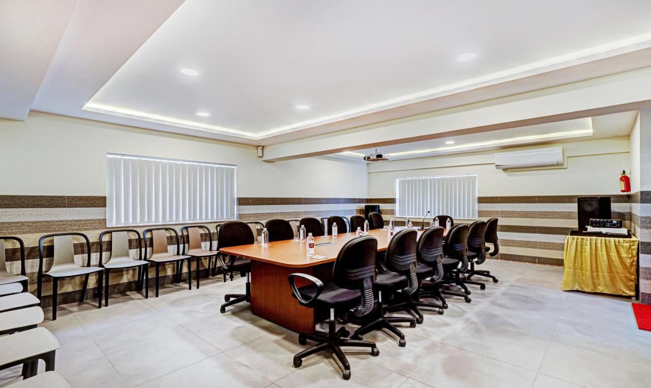 Treebo Galaxy Suites Mathikere 벵갈루루 외부 사진
