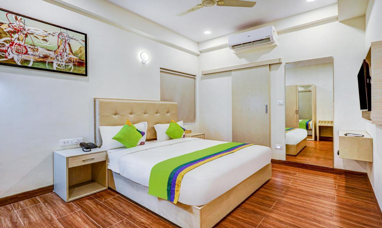 Treebo Galaxy Suites Mathikere 벵갈루루 외부 사진