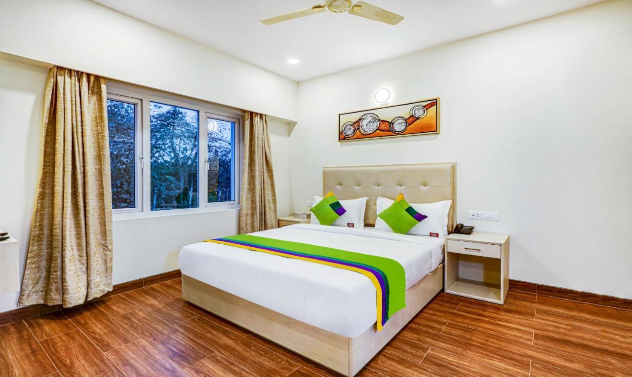 Treebo Galaxy Suites Mathikere 벵갈루루 외부 사진