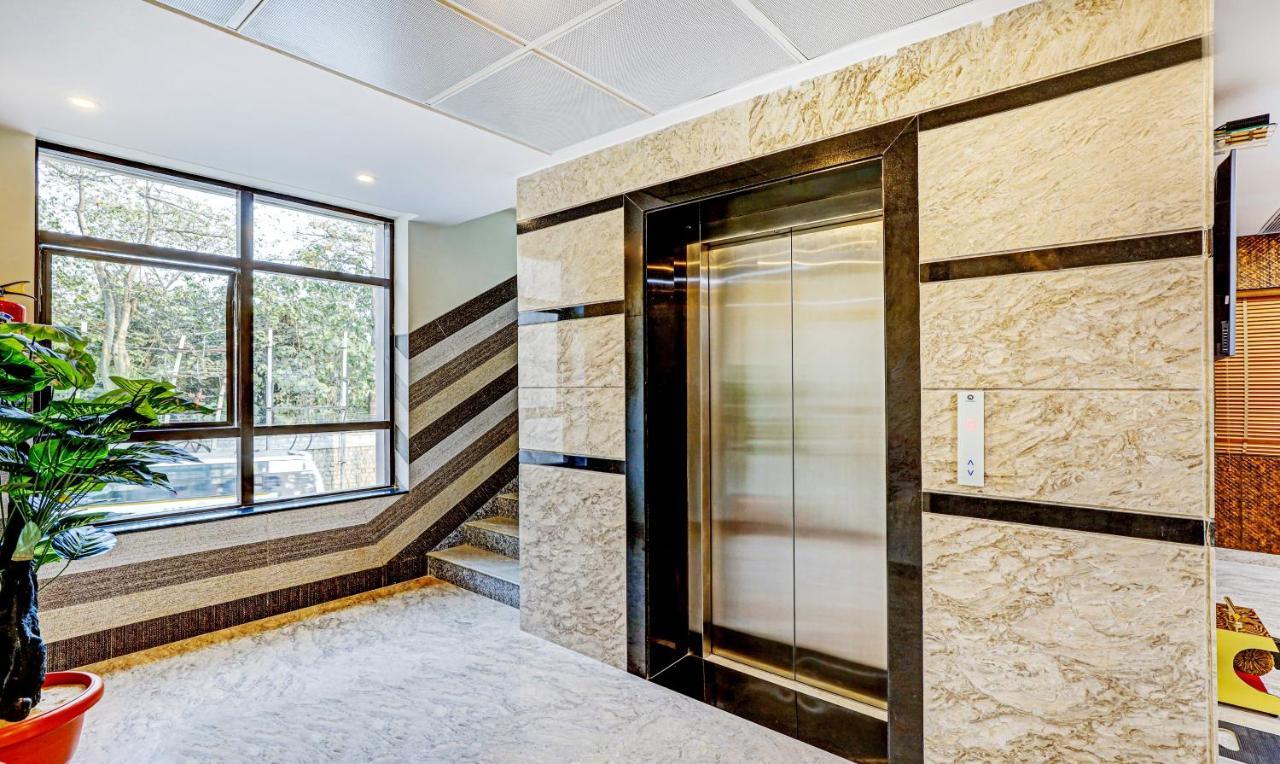 Treebo Galaxy Suites Mathikere 벵갈루루 외부 사진