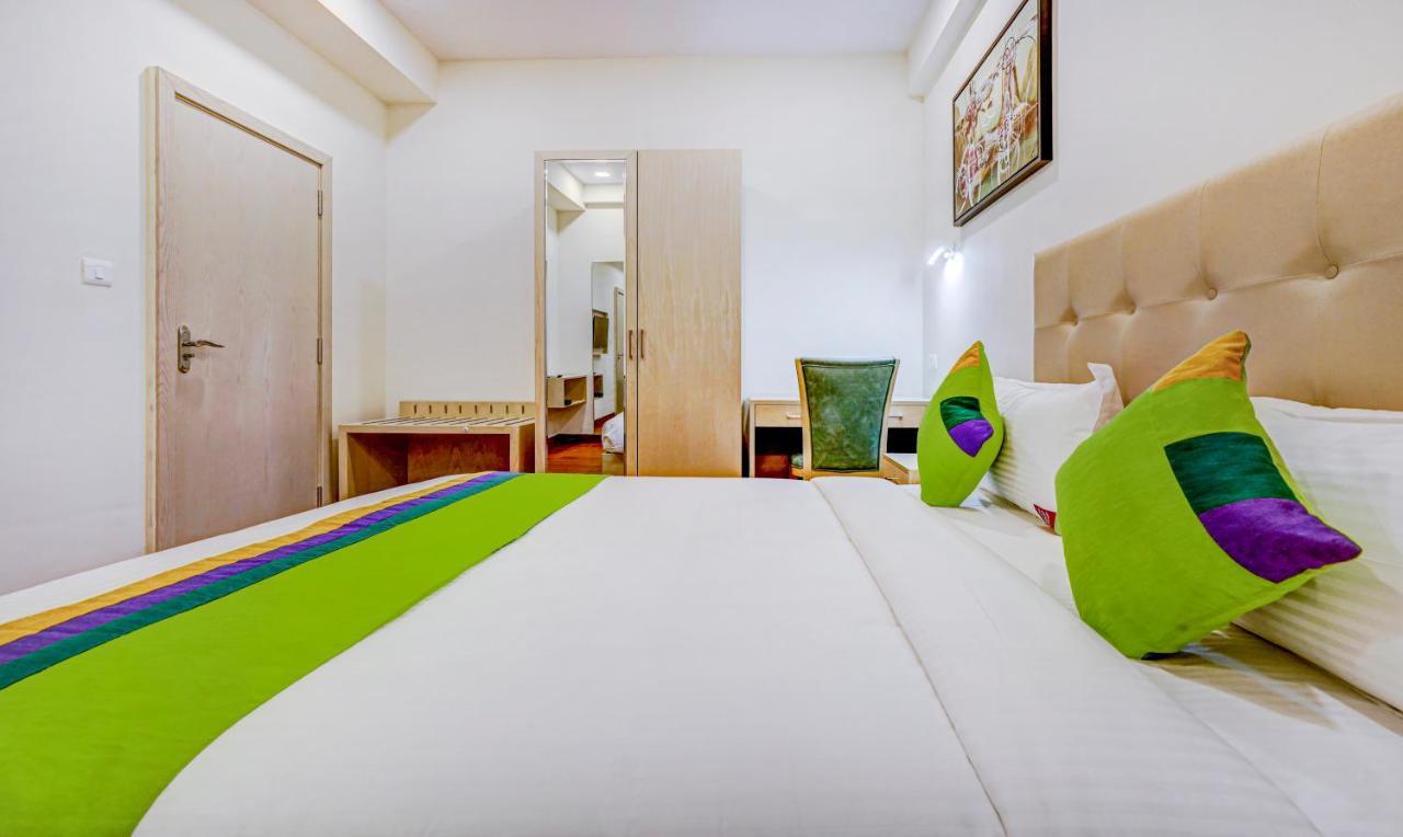 Treebo Galaxy Suites Mathikere 벵갈루루 외부 사진