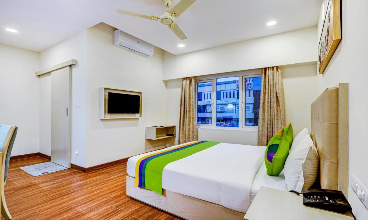 Treebo Galaxy Suites Mathikere 벵갈루루 외부 사진